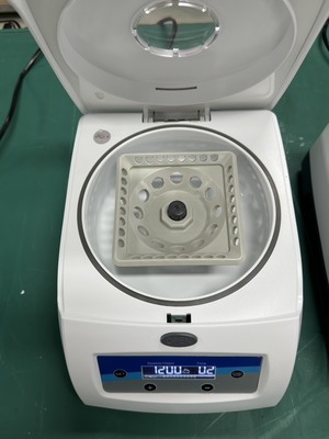 أنبوب الشعيرات السريع مائكرو هيماتوكريت طرد مركزي 500-12000rpm قابل للتعديل